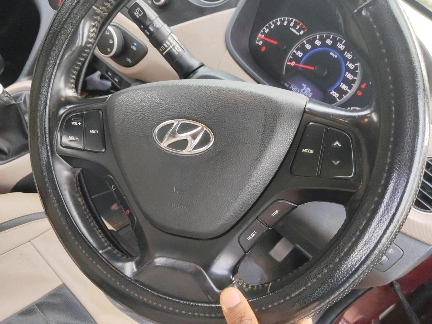 2014 Hyundai Grand i10 ASTA (O) 1.2 KAPPA VTVT, Petrol, Manual, 1,40,339 km, interior