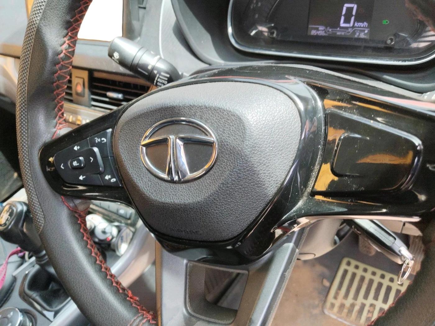 2022 Tata NEXON XM SUNROOF PETROL, Petrol, Manual, 85,496 km, interior