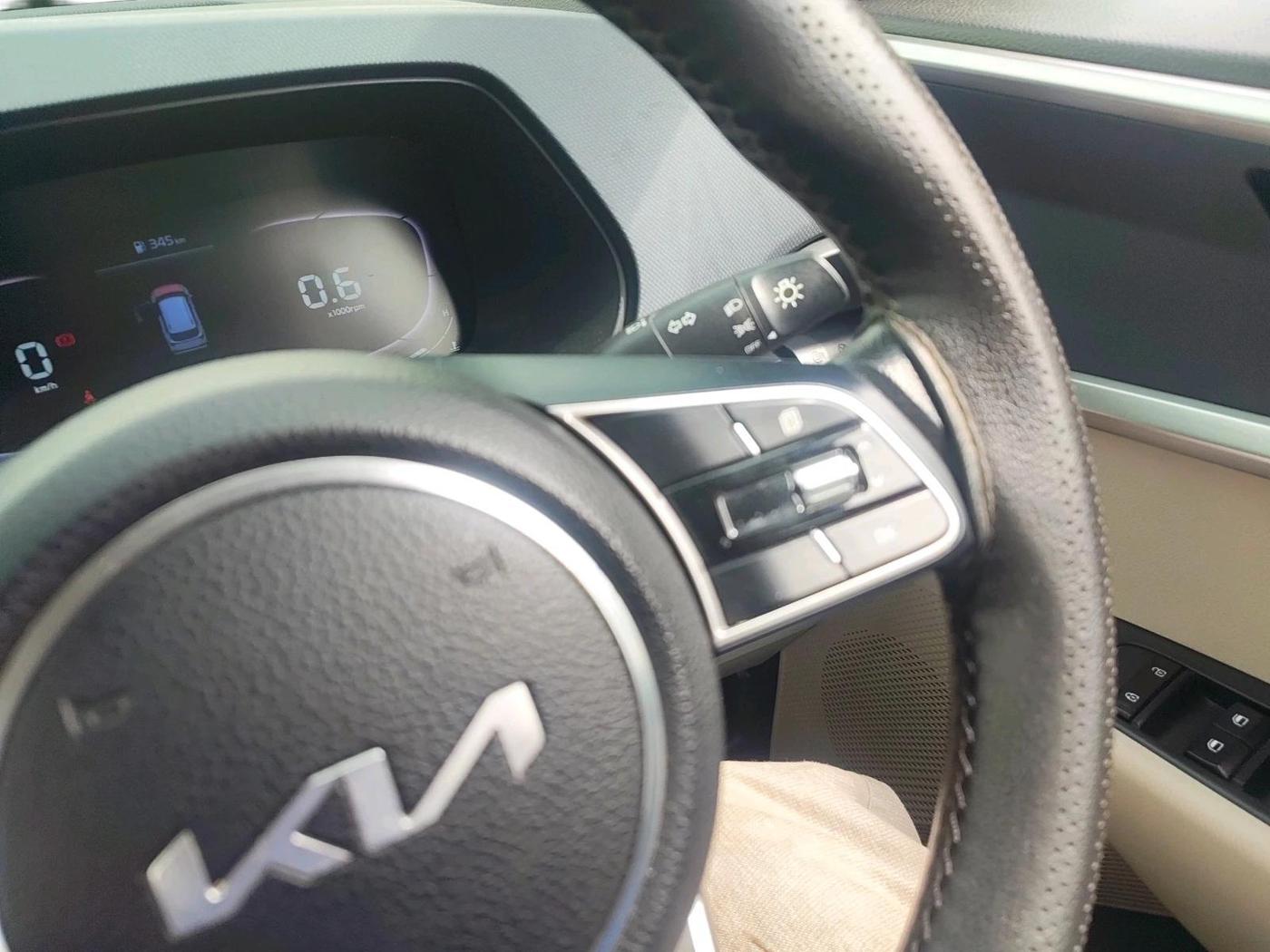 2023 KIA CARENS PREMIUM 1.5 PETROL 7 STR, Petrol, Manual, 34,917 km, interior