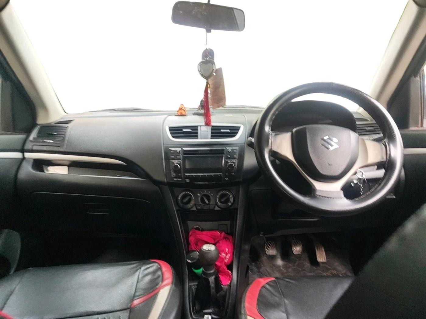2015 Maruti Swift VXI, Petrol, Manual, 1,49,713 km, interior