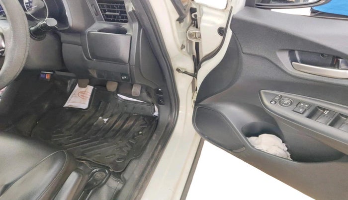 2018 Honda WR-V 1.5L I-DTEC VX MT, Diesel, Manual, 1,54,269 km, interior