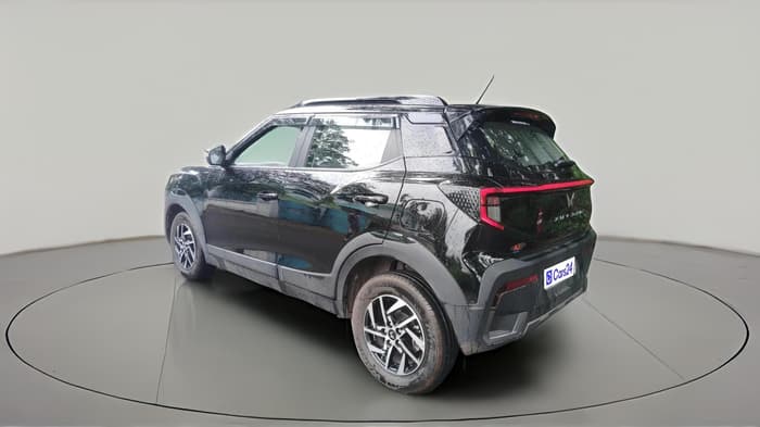 2025 Mahindra XUV 3XO AX5 1.2 L TCMPFI AT, Petrol, Automatic, 8,750 km, exterior