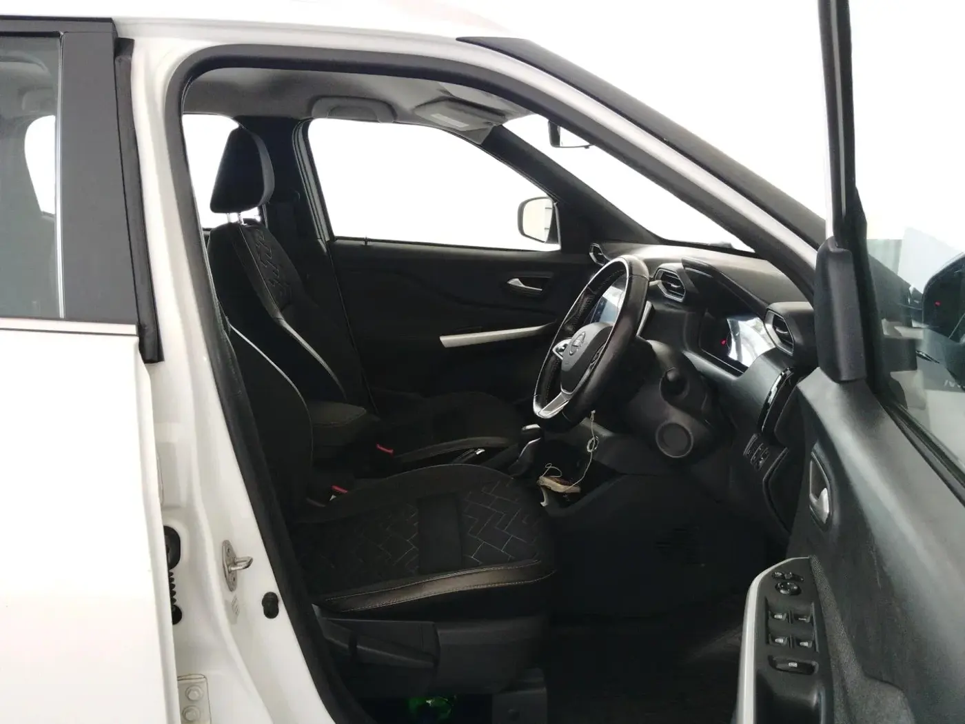 2021 Nissan MAGNITE XV PREMIUM TURBO CVT, Petrol, Automatic, 54,280 km, interior