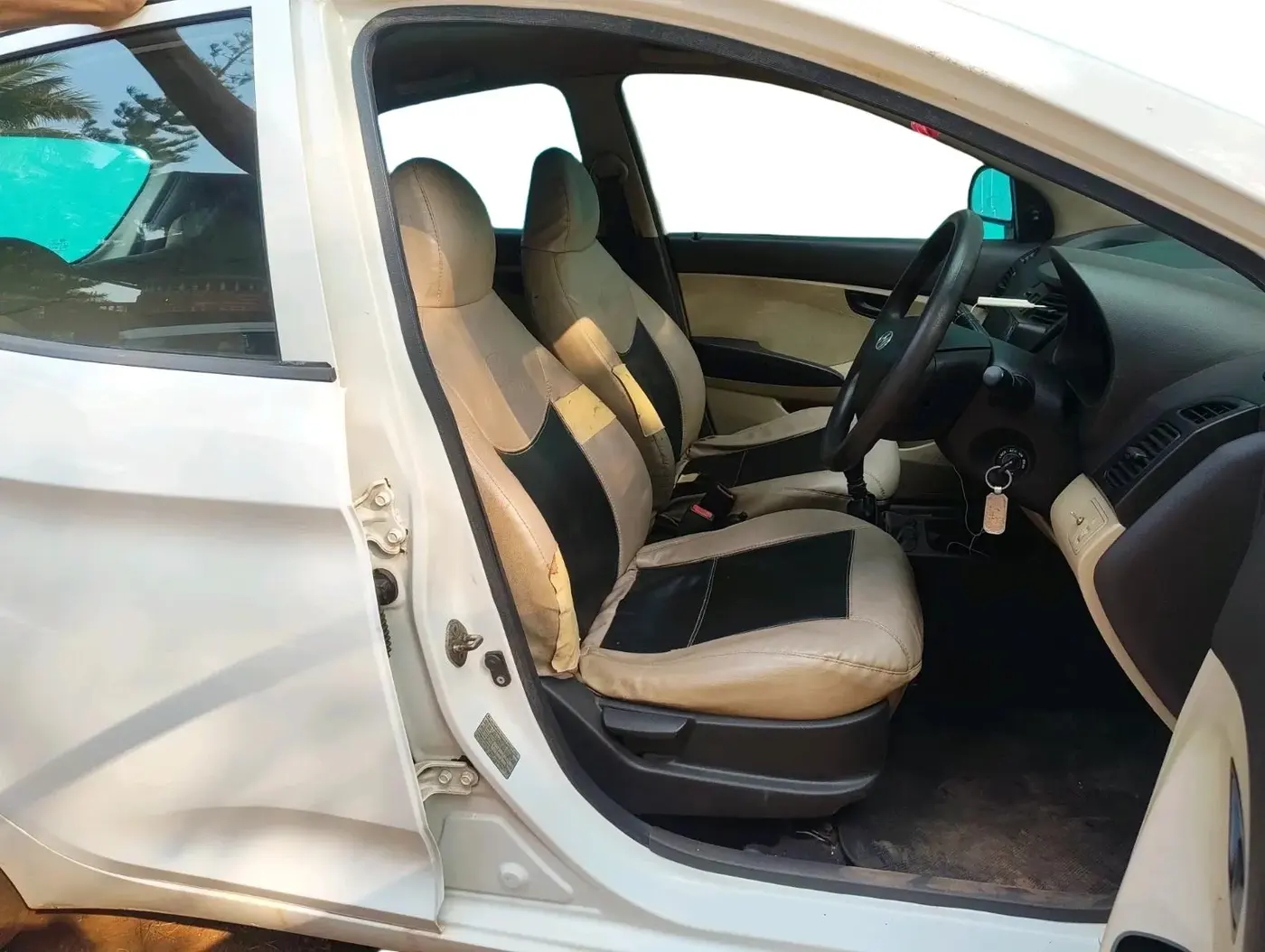 2012 Hyundai Eon MAGNA +, Petrol, Manual, 74,589 km, interior