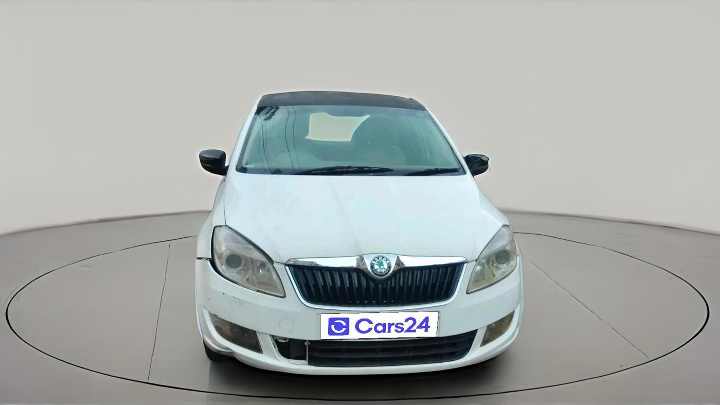 2013 Skoda Rapid ELEGANCE 1.6 MPI MT, Petrol, Manual, 1,60,017 km, exterior
