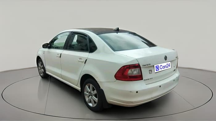 2013 Skoda Rapid ELEGANCE 1.6 MPI MT, Petrol, Manual, 1,60,017 km, exterior