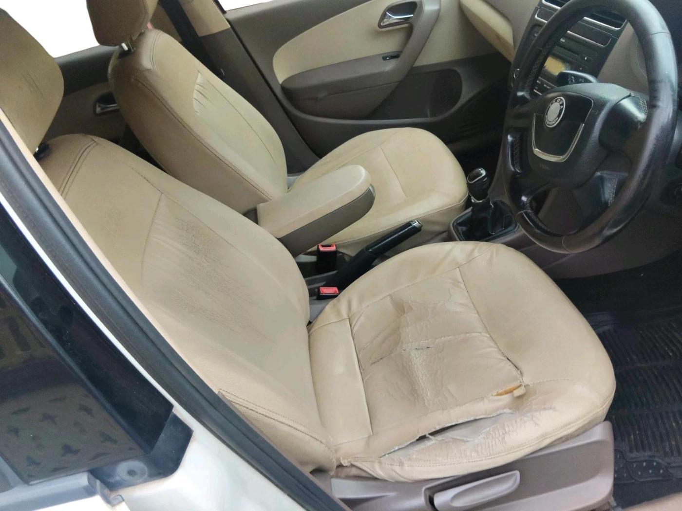 2013 Skoda Rapid ELEGANCE 1.6 MPI MT, Petrol, Manual, 1,60,017 km, interior