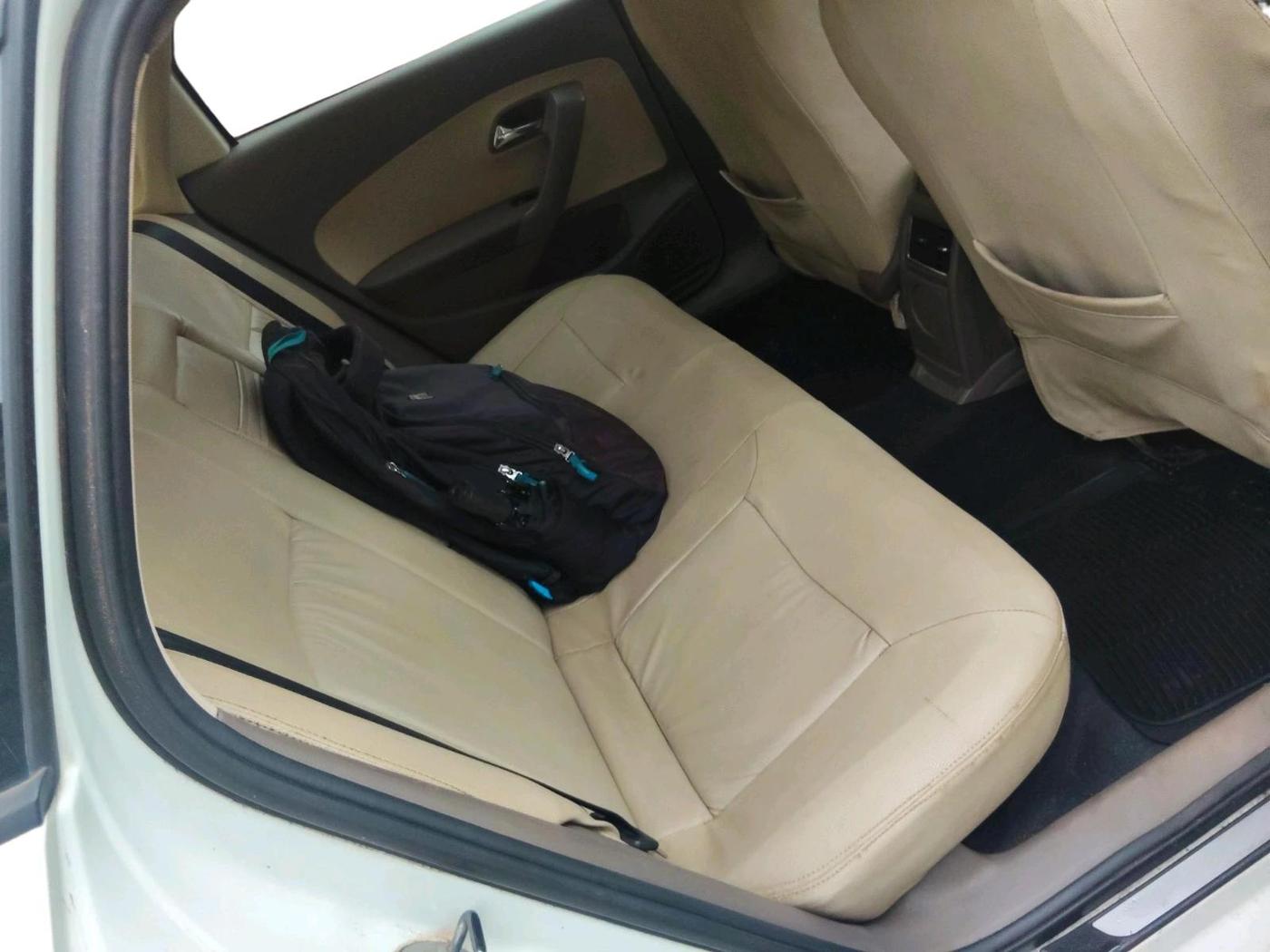 2013 Skoda Rapid ELEGANCE 1.6 MPI MT, Petrol, Manual, 1,60,017 km, interior