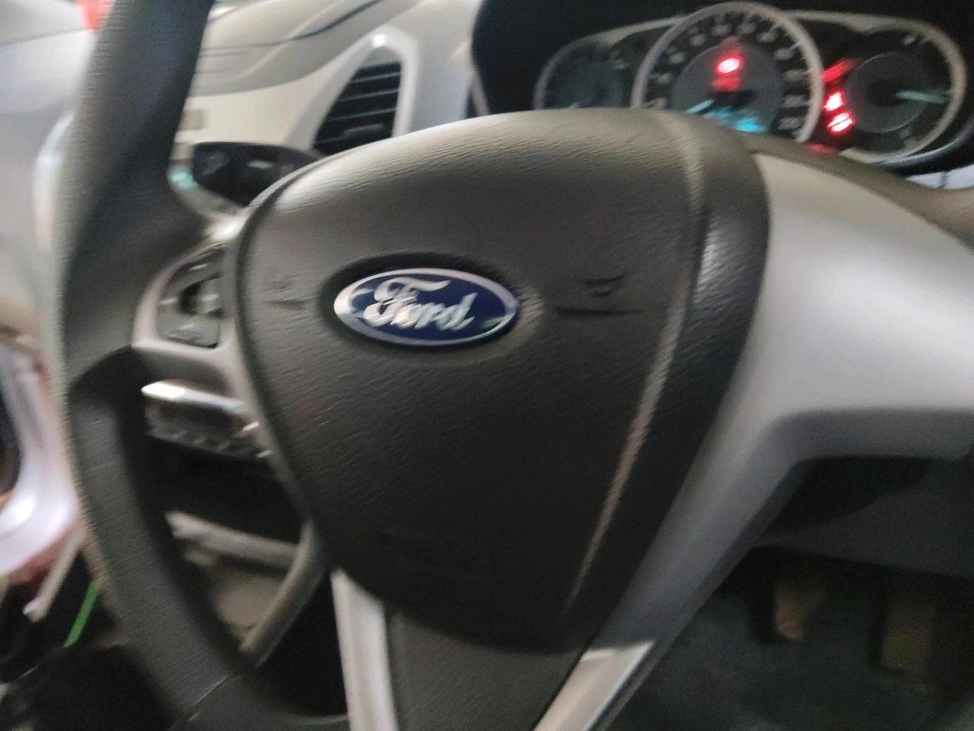 2017 Ford New Figo TITANIUM 1.2 PETROL MT, Petrol, Manual, 1,23,335 km, interior