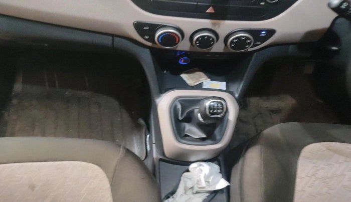 2015 Hyundai Grand i10 SPORTZ 1.2 KAPPA VTVT, Petrol, Manual, 49,556 km, interior