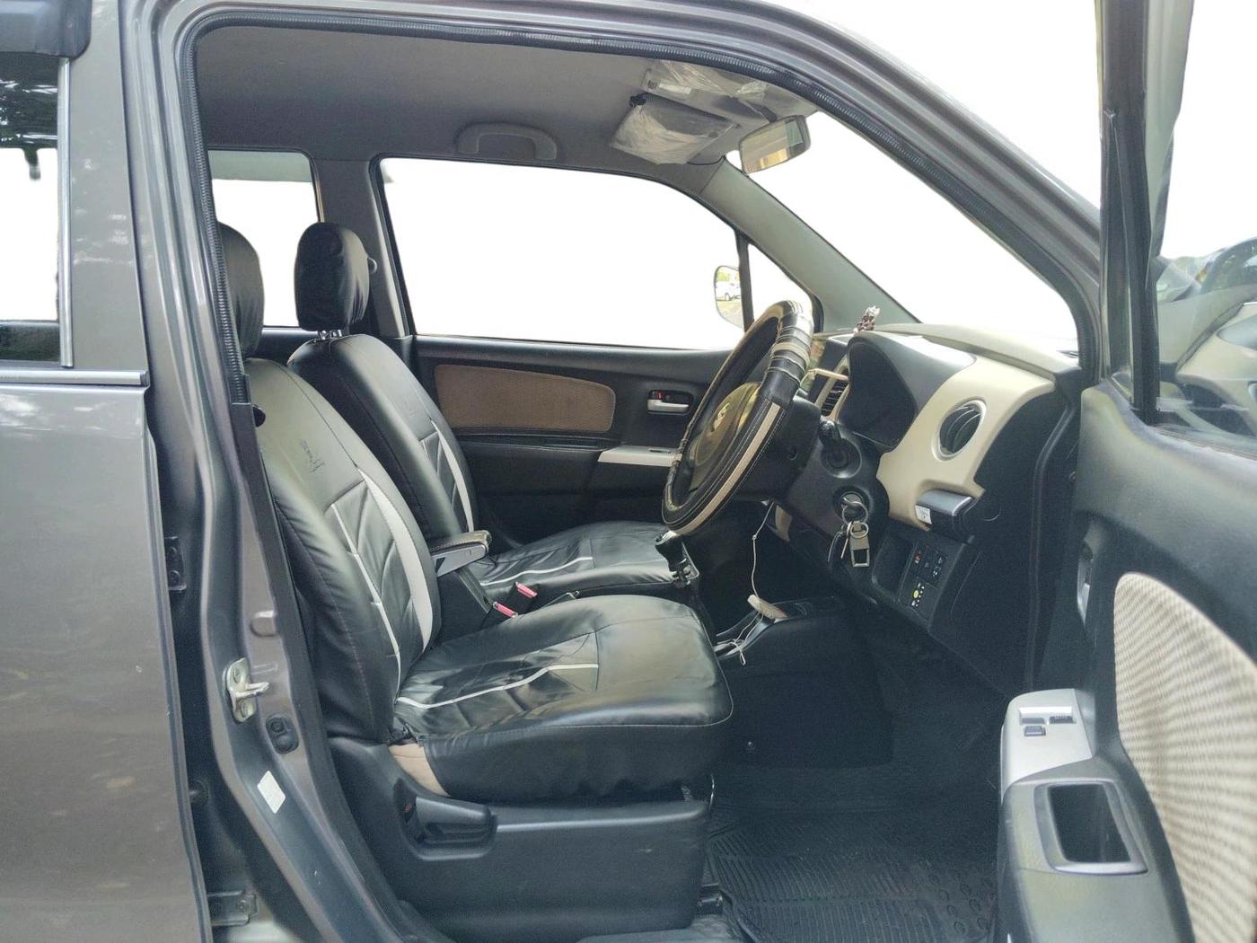 2018 Maruti Wagon R 1.0 LXI CNG (O), CNG, Manual, 80,243 km, interior