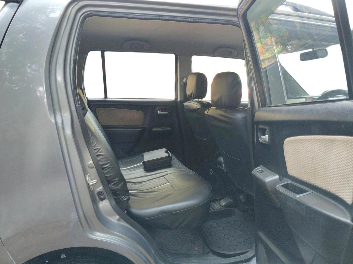 2018 Maruti Wagon R 1.0 LXI CNG (O), CNG, Manual, 80,243 km, interior