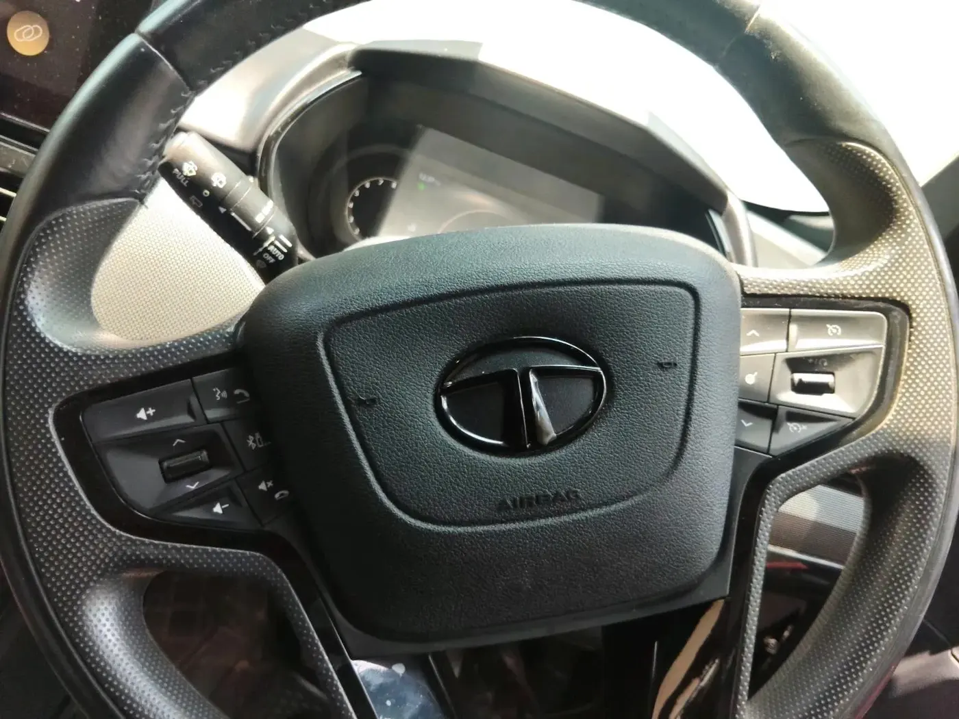 2023 Tata Safari XZA PLUS 2.0L RED DARK EDITION 6 STR, Diesel, Automatic, 29,796 km, interior