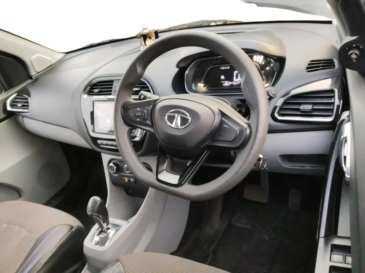 2020 Tata Tiago XZA PETROL, Petrol, Automatic, 11,966 km, interior