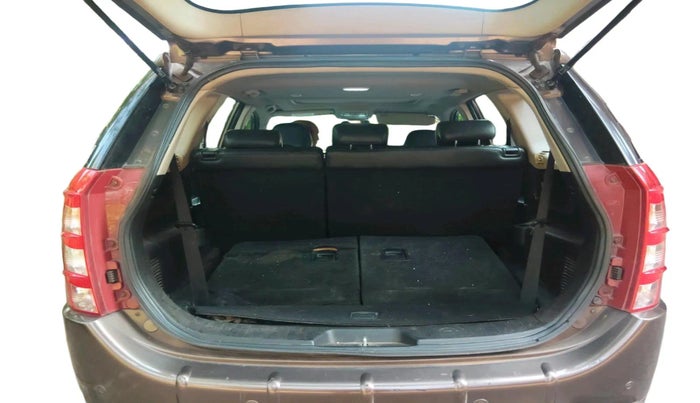 2017 Mahindra XUV500 W10, Diesel, Manual, 1,55,836 km, exterior