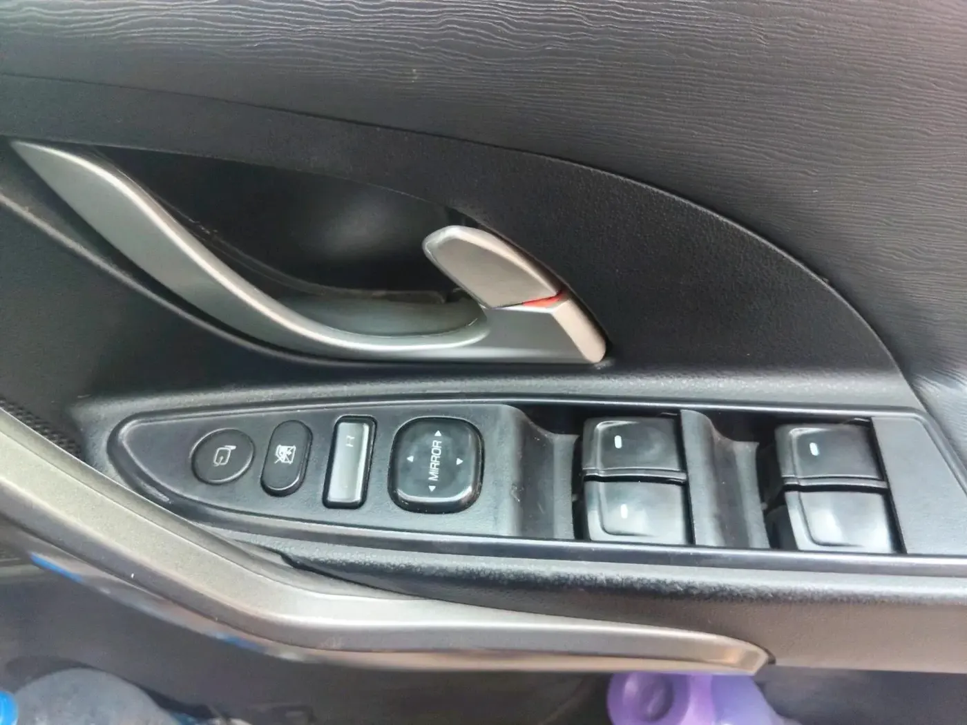2017 Mahindra XUV500 W10, Diesel, Manual, 1,55,836 km, interior