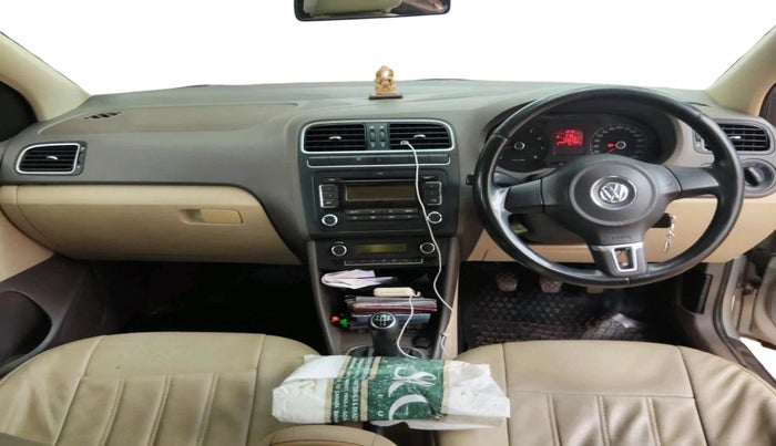 2011 Volkswagen Vento HIGHLINE 1.6 MPI, Petrol, Manual, 1,33,972 km, interior