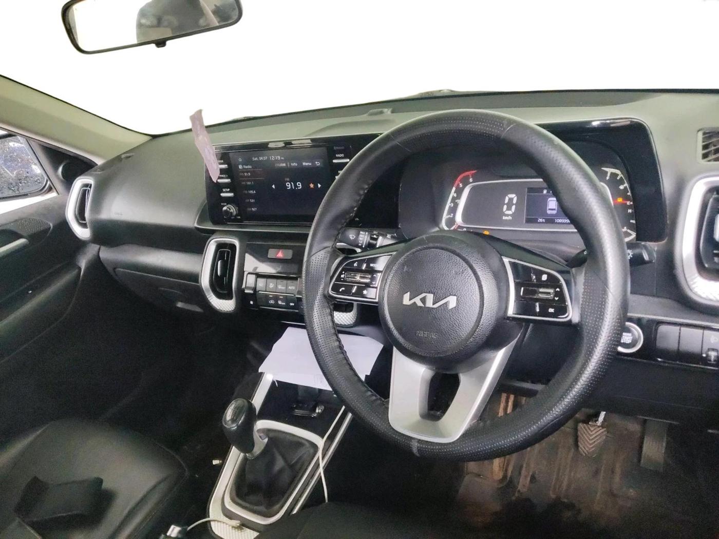 2022 KIA SONET HTK PLUS 1.5, Diesel, Manual, 1,08,939 km, interior