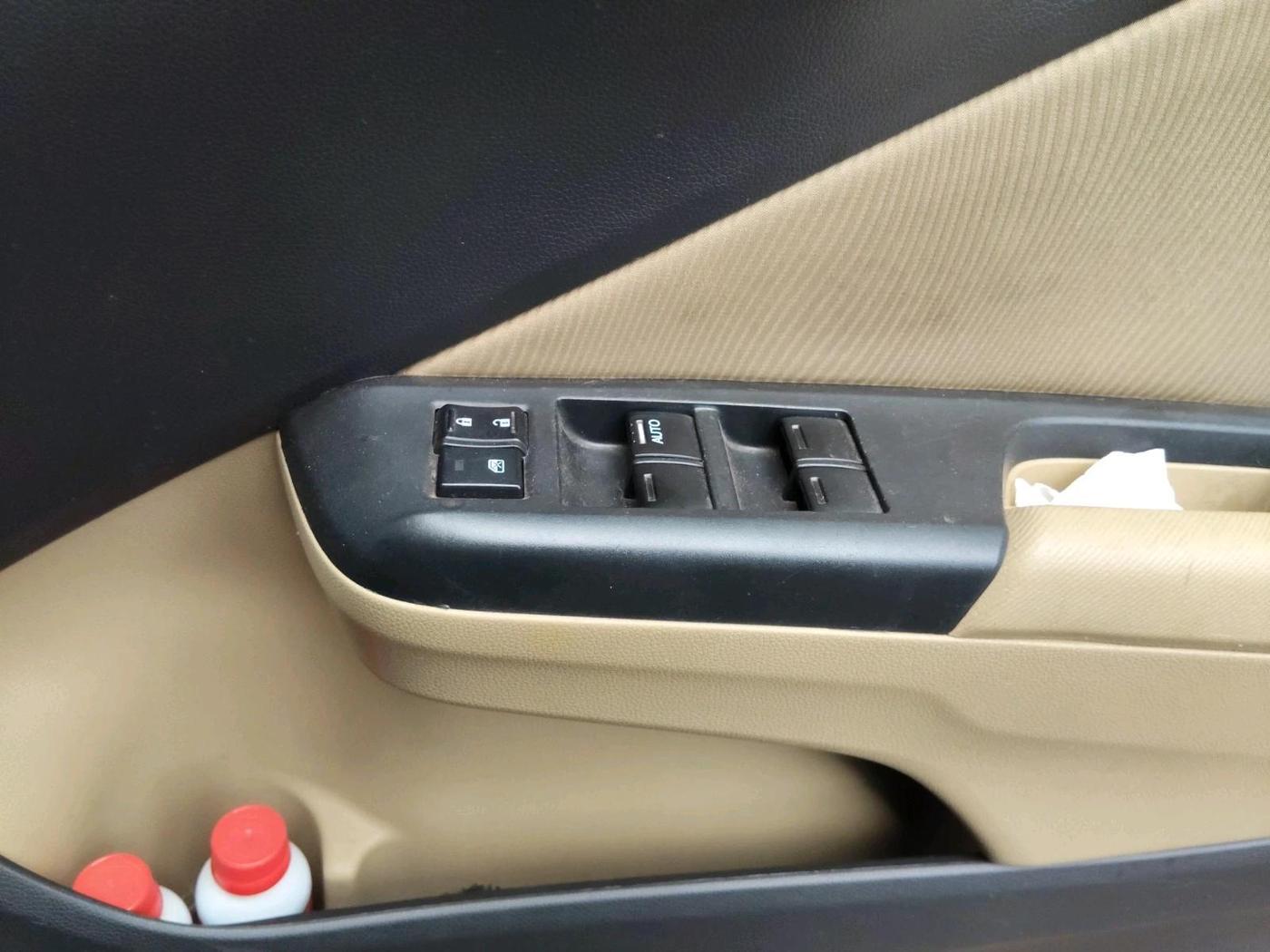 2016 Honda City 1.5L I-VTEC SV, Petrol, Manual, 1,45,922 km, interior