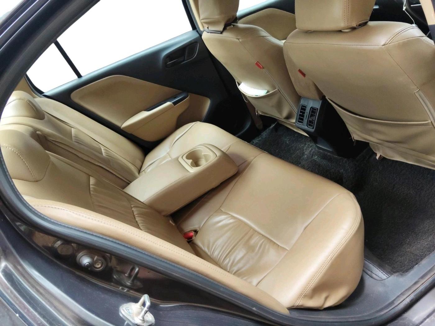 2016 Honda City 1.5L I-VTEC SV, Petrol, Manual, 1,45,922 km, interior