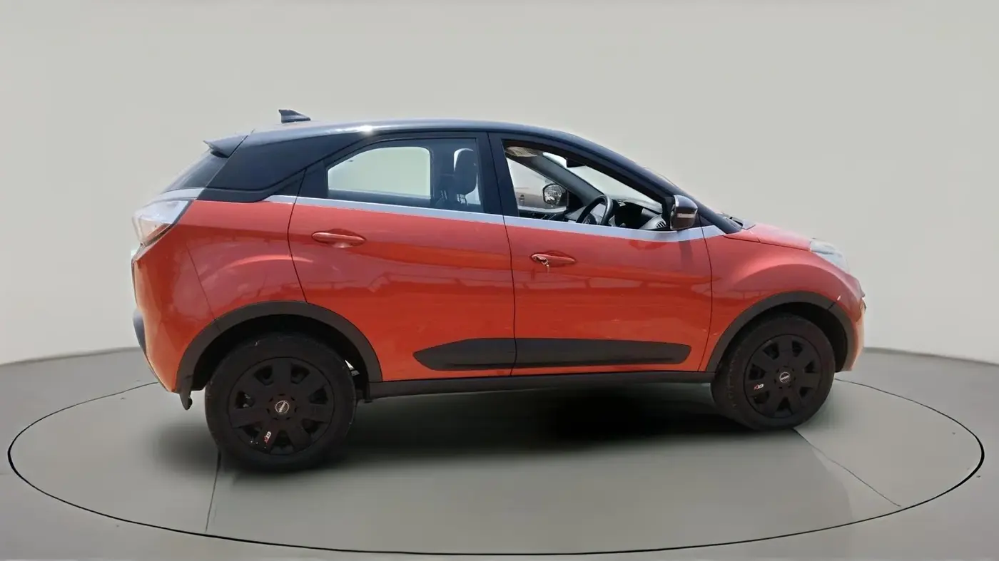 2017 Tata NEXON XM PETROL, Petrol, Manual, 90,490 km, exterior