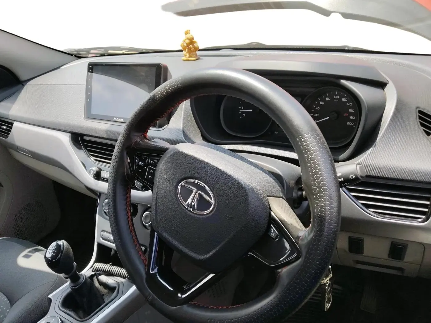 2017 Tata NEXON XM PETROL, Petrol, Manual, 90,490 km, interior