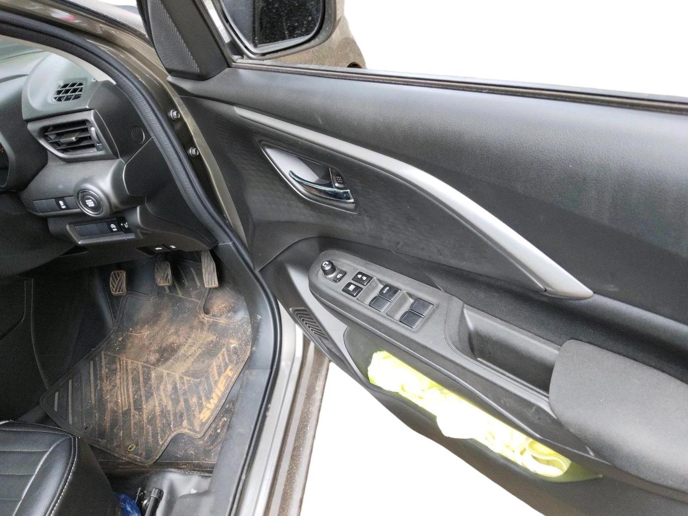 2024 Maruti Swift ZXi Plus, Petrol, Manual, 27,040 km, interior
