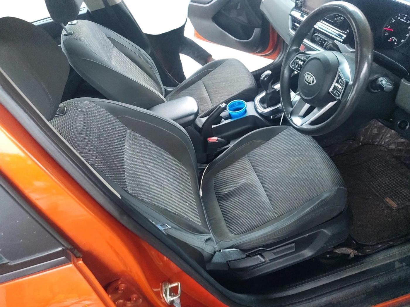 2020 KIA SELTOS HTK PLUS 1.5, Petrol, Manual, 1,12,381 km, interior