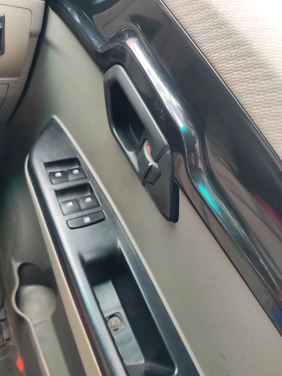 2016 Mahindra Kuv100 K4 D 6 STR, Diesel, Manual, 1,13,609 km, interior