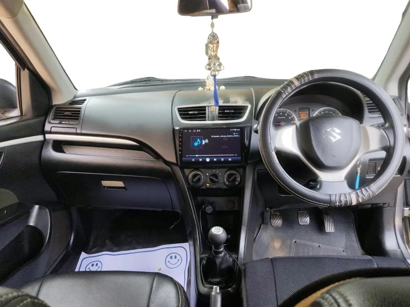 2014 Maruti Swift VXI, Petrol, Manual, 1,09,254 km, interior