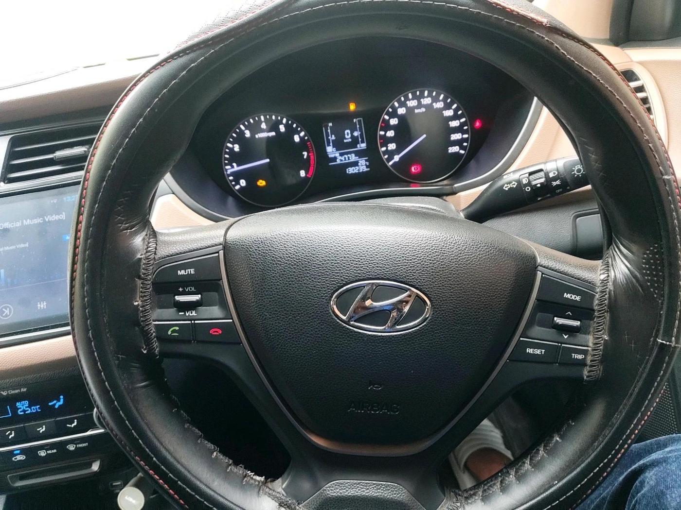 2016 Hyundai Elite i20 SPORTZ 1.2, Petrol, Manual, 1,30,239 km, interior
