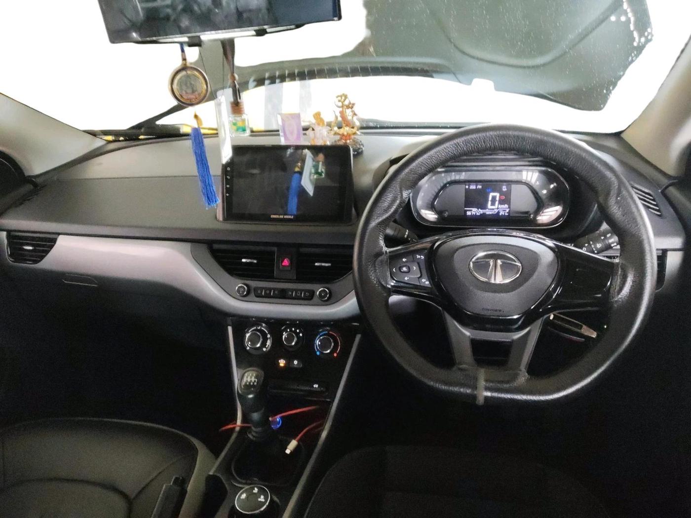 2021 Tata NEXON XM SUNROOF PETROL, Petrol, Manual, 56,747 km, interior