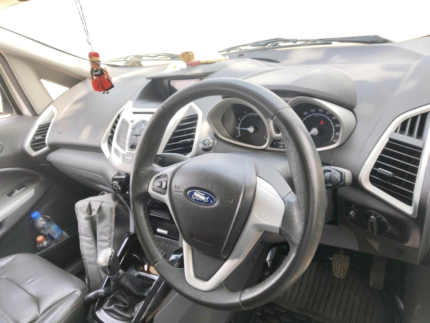 2013 Ford Ecosport TITANIUM 1.0L ECOBOOST (OPT), Petrol, Manual, 57,411 km, interior