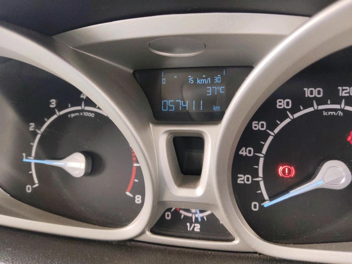2013 Ford Ecosport TITANIUM 1.0L ECOBOOST (OPT), Petrol, Manual, 57,411 km, interior