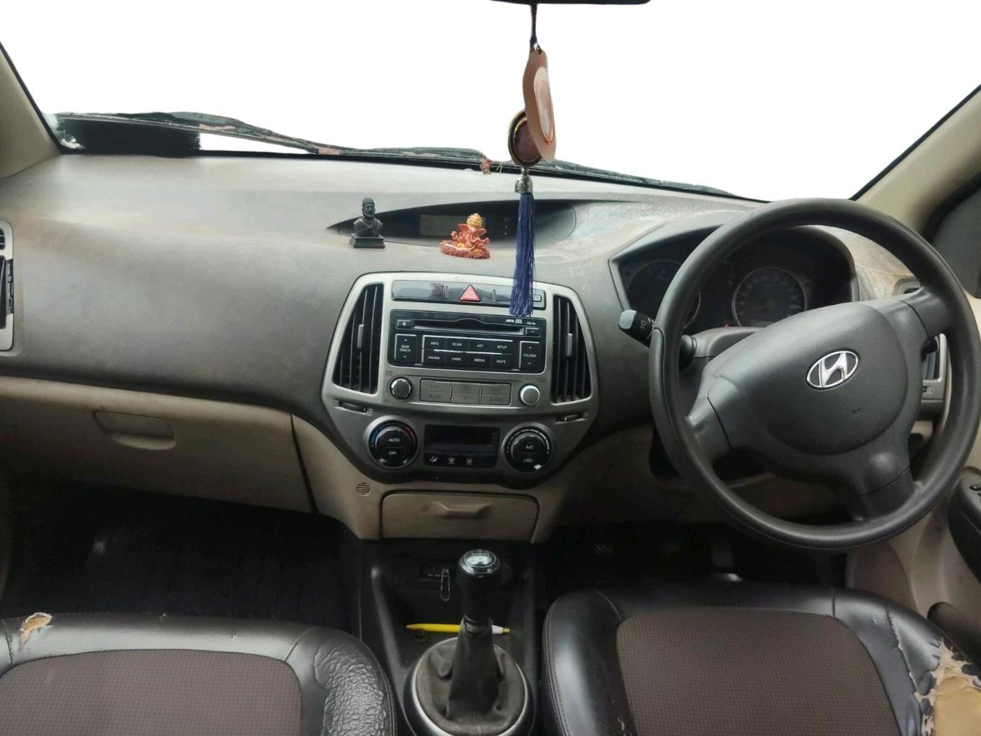 2012 Hyundai i20 MAGNA (O) 1.2, Petrol, Manual, 1,21,348 km, interior