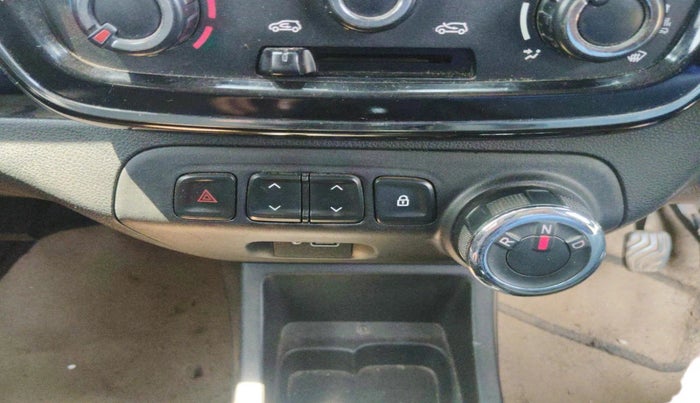 2019 Renault Kwid RXT 1.0 AMT (O), Petrol, Automatic, 85,018 km, interior