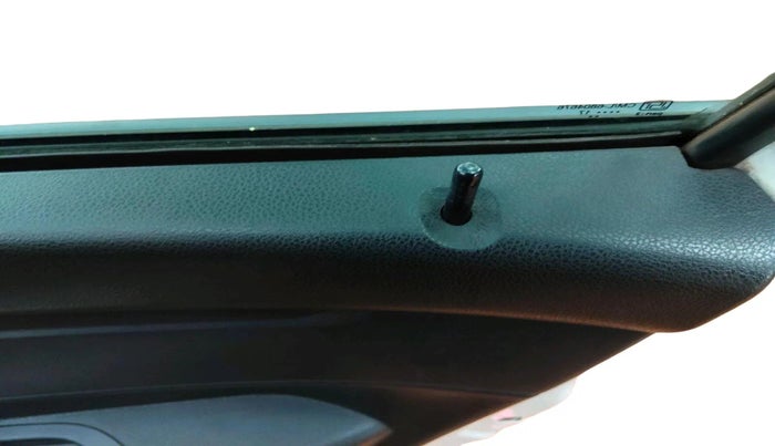 2017 Renault Kwid RXT 0.8 (O), Petrol, Manual, 28,074 km, interior