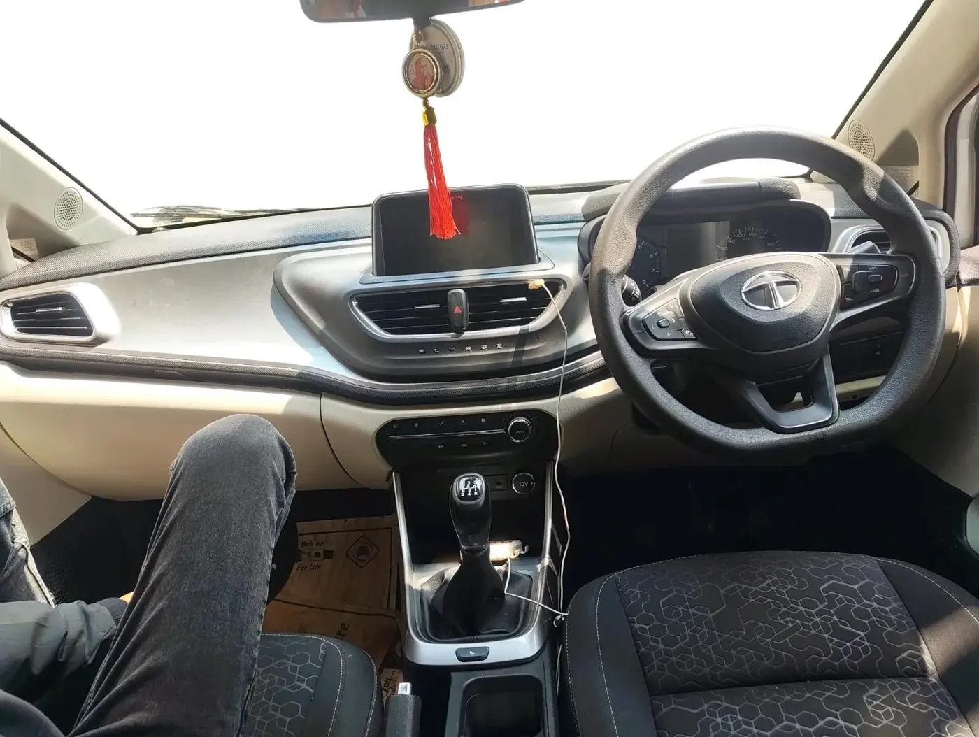 2023 Tata ALTROZ XZ DIESEL, Diesel, Manual, 80,500 km, interior