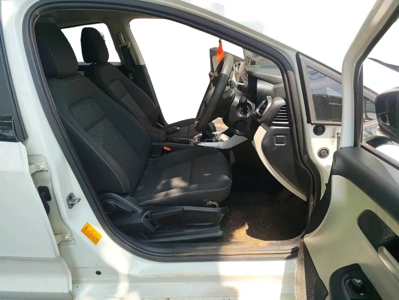 2023 Tata ALTROZ XZ DIESEL, Diesel, Manual, 80,500 km, interior
