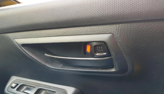 2012 Maruti Swift LXI, Petrol, Manual, 85,000 km, interior