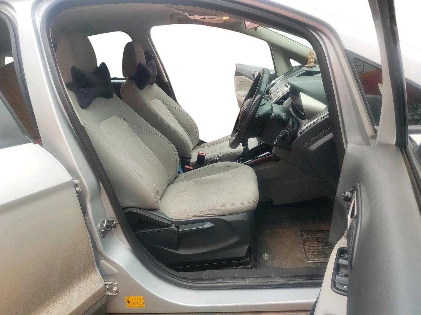 2014 Ford Ecosport TITANIUM 1.5L DIESEL, Diesel, Manual, 2,67,960 km, interior