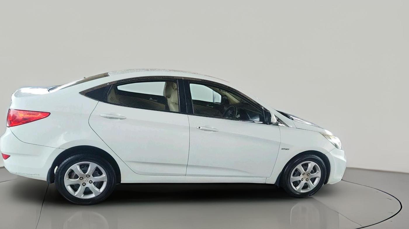 2012 Hyundai Verna FLUIDIC 1.4 VTVT, Petrol, Manual, 1,20,341 km, exterior