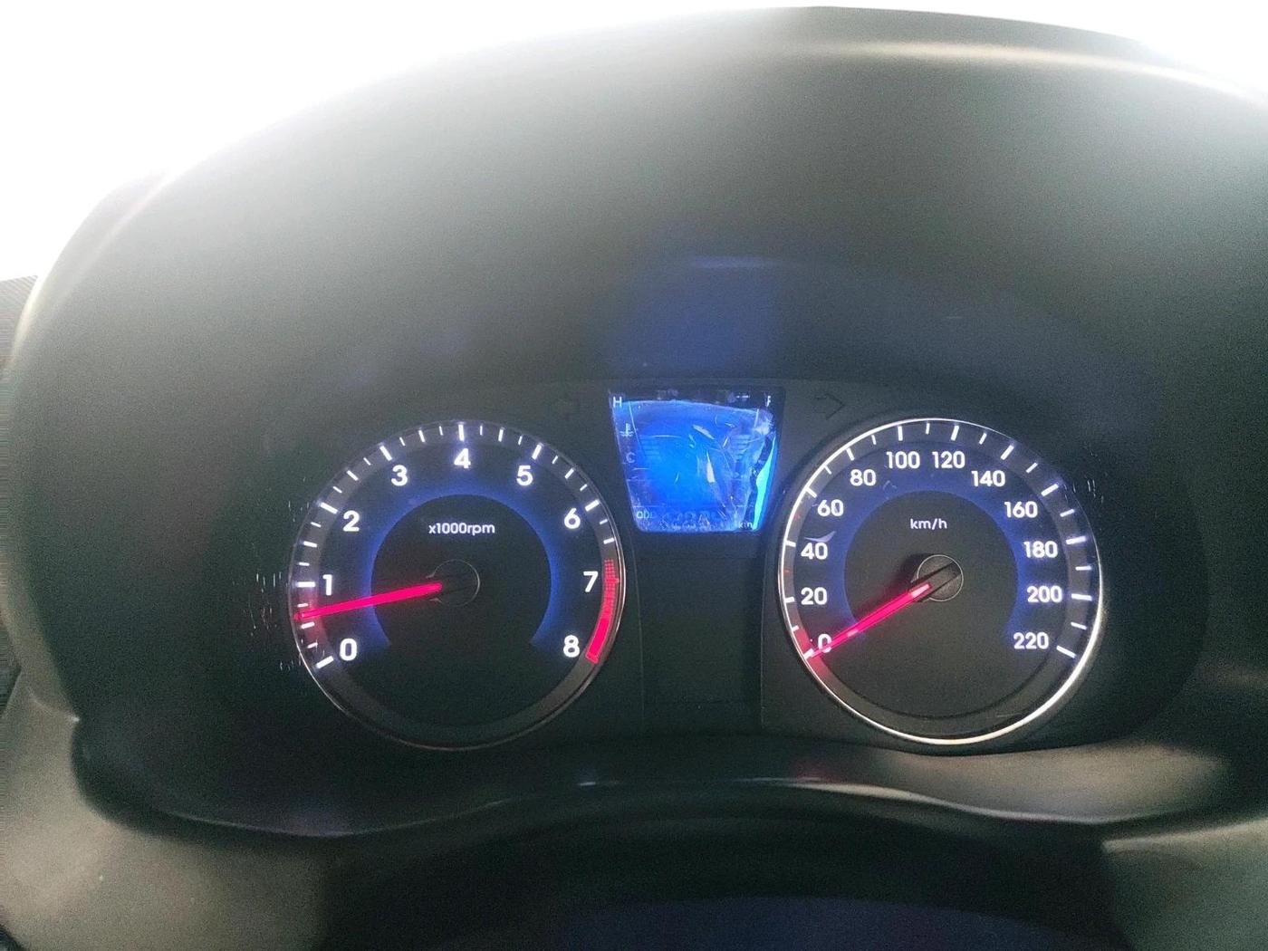 2012 Hyundai Verna FLUIDIC 1.4 VTVT, Petrol, Manual, 1,20,341 km, interior