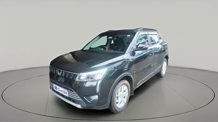 2024 Mahindra XUV300 W8 1.2 PETROL, Petrol, Manual, 22,716 km, exterior