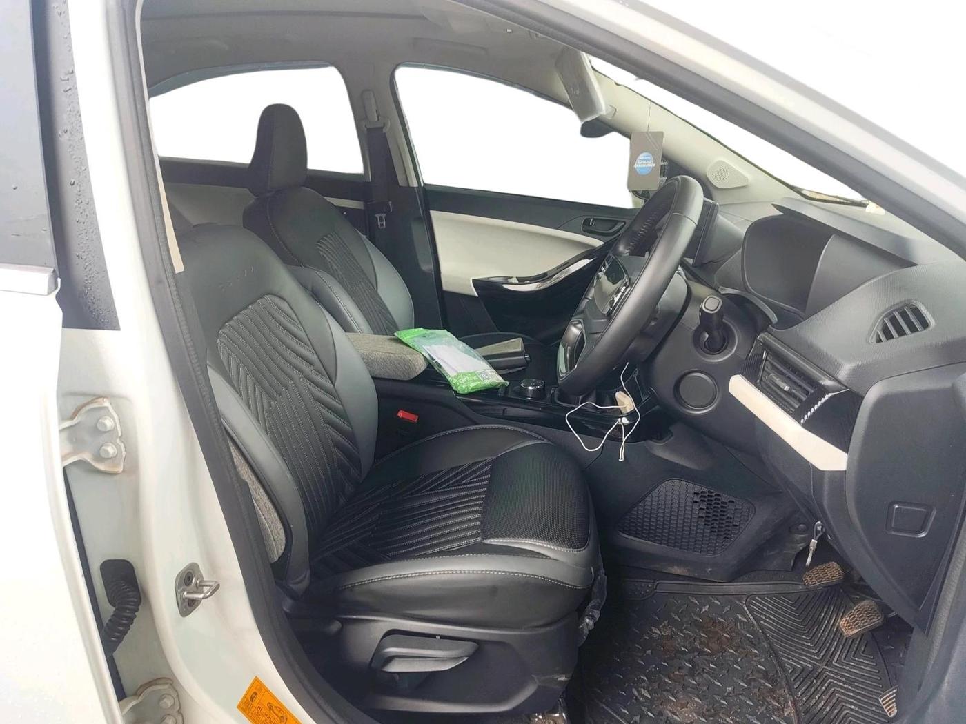 2025 Tata Curvv Creative S 1.2 Petrol 6MT, Petrol, Manual, 6,799 km, interior