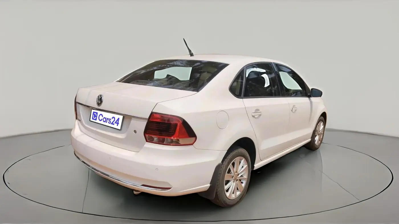 2017 Volkswagen Vento HIGHLINE PLUS 1.6 16 ALLOY, Petrol, Manual, 37,236 km, exterior