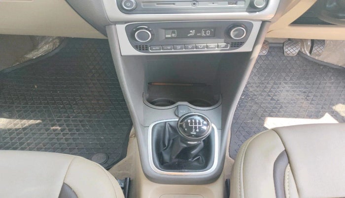 2017 Volkswagen Vento HIGHLINE PLUS 1.6 16 ALLOY, Petrol, Manual, 37,236 km, interior