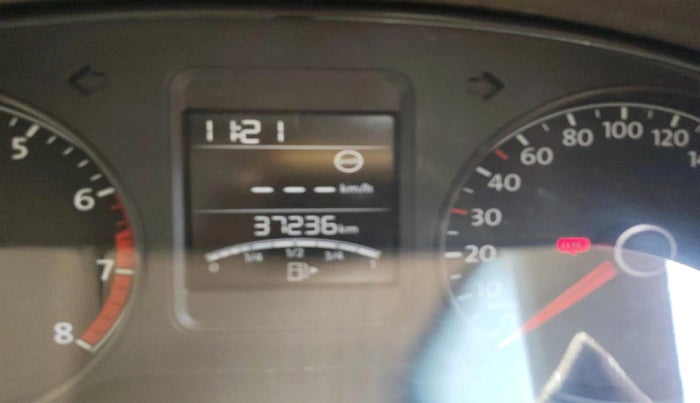 2017 Volkswagen Vento HIGHLINE PLUS 1.6 16 ALLOY, Petrol, Manual, 37,236 km, interior