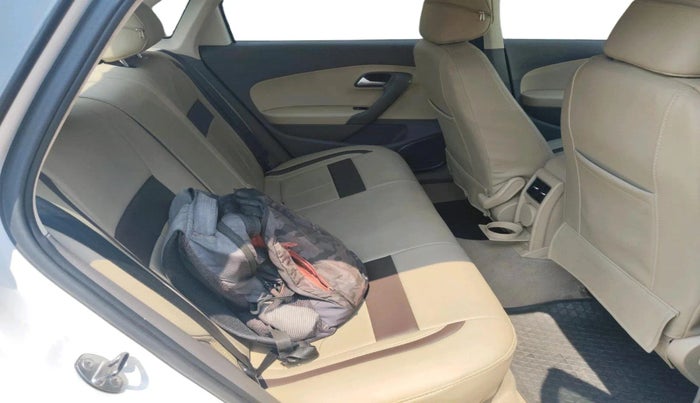 2017 Volkswagen Vento HIGHLINE PLUS 1.6 16 ALLOY, Petrol, Manual, 37,236 km, interior