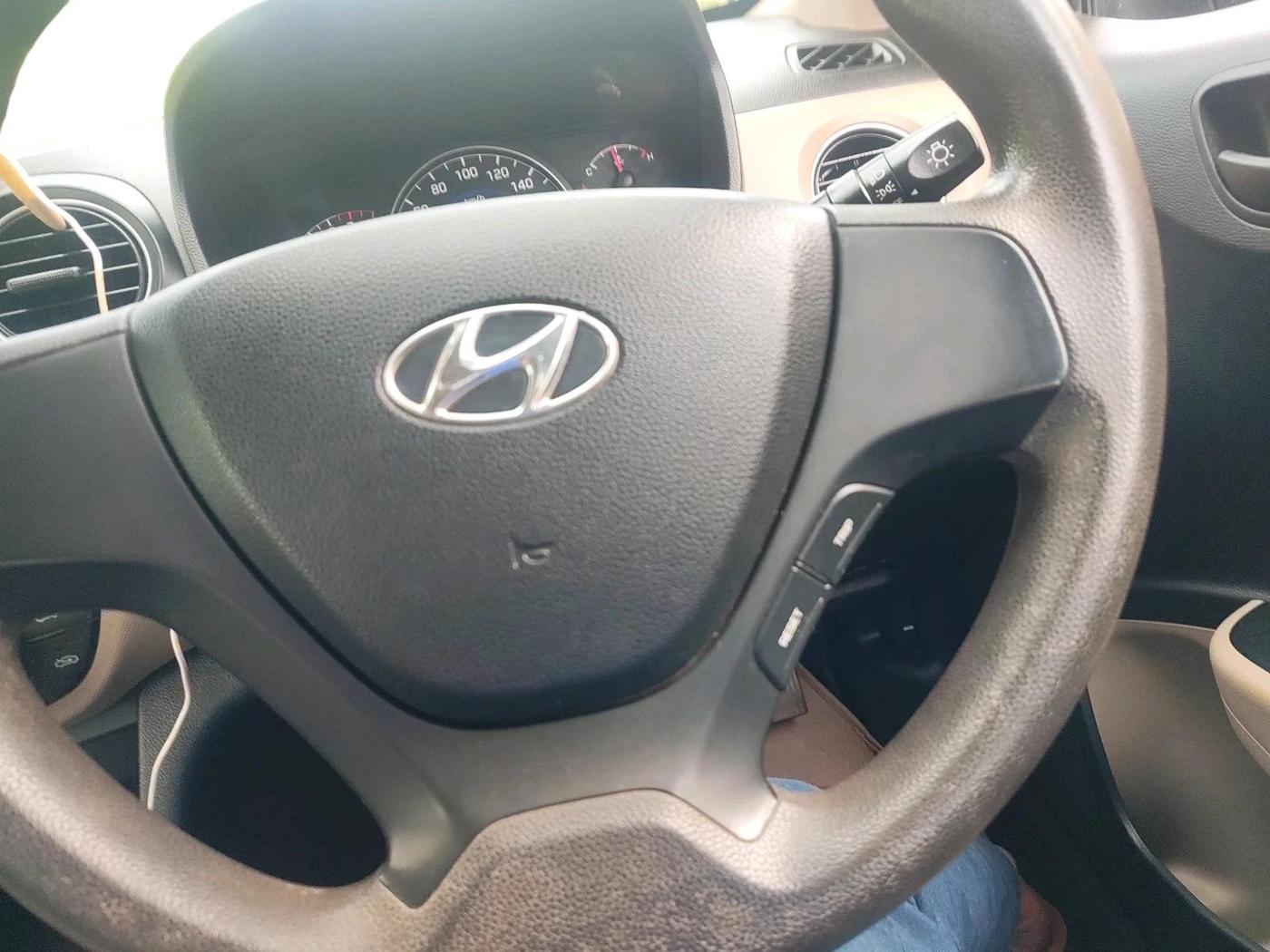 2015 Hyundai Grand i10 MAGNA 1.2 KAPPA VTVT, Petrol, Manual, 1,07,359 km, interior
